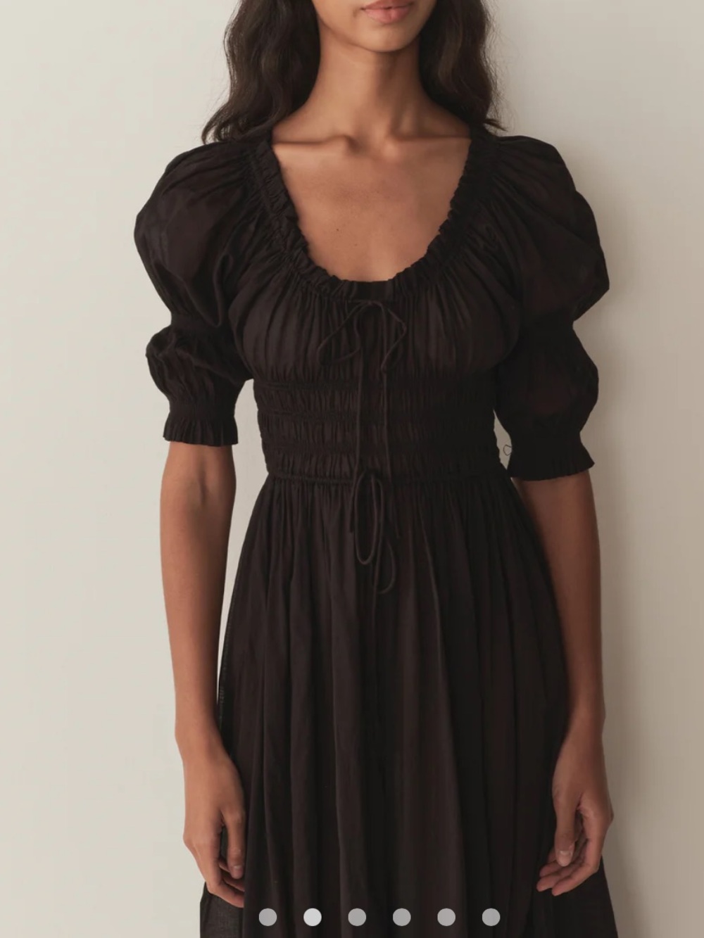 Doen Ischia shirred poplin puff sleeve midi dress in black - Picture 2 of 9